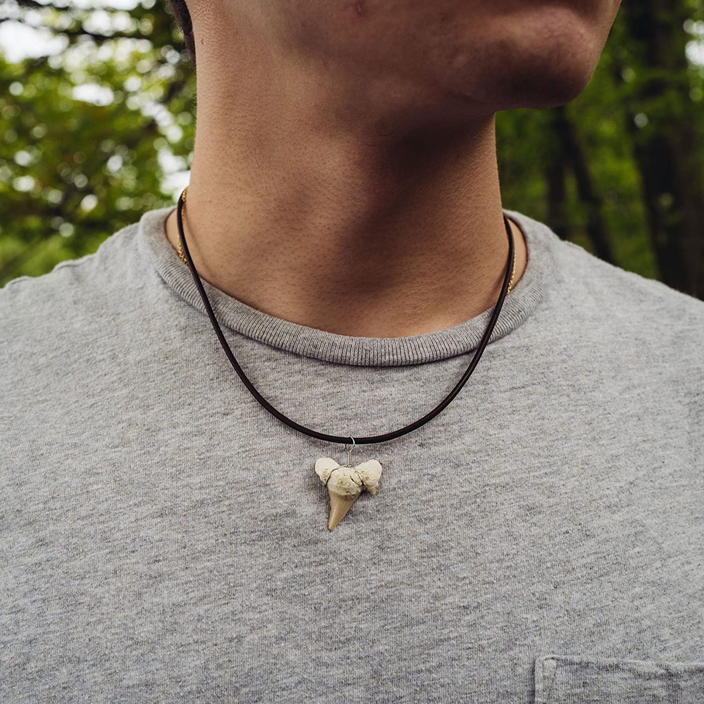 FROG SAC Natural Shark Tooth Necklace for Boys, Genuine Fossil Shark Teeth Jewelry Surfer Necklace, Cool Beach Necklaces for Men, Teen Girls Leather Cord Shark Necklace, Shark Tooth Pendant Neckless